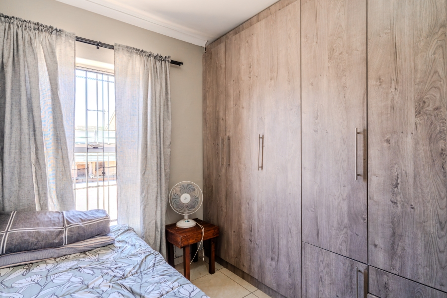 5 Bedroom Property for Sale in Ottery Western Cape